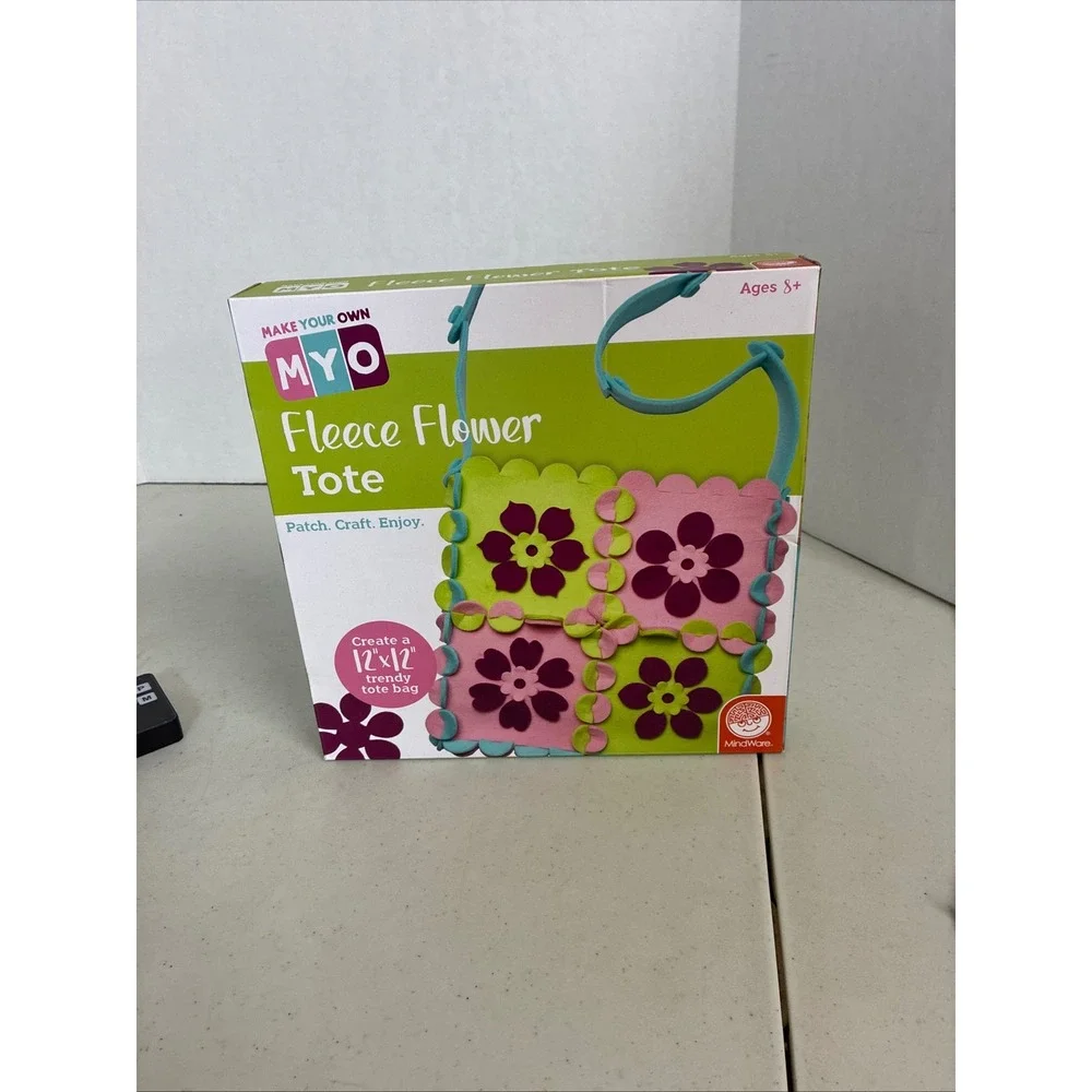 MindWare MYO Fleece Flower Tote DIY No Sew Craft Kit Ages 8+ 12x12 Bag New